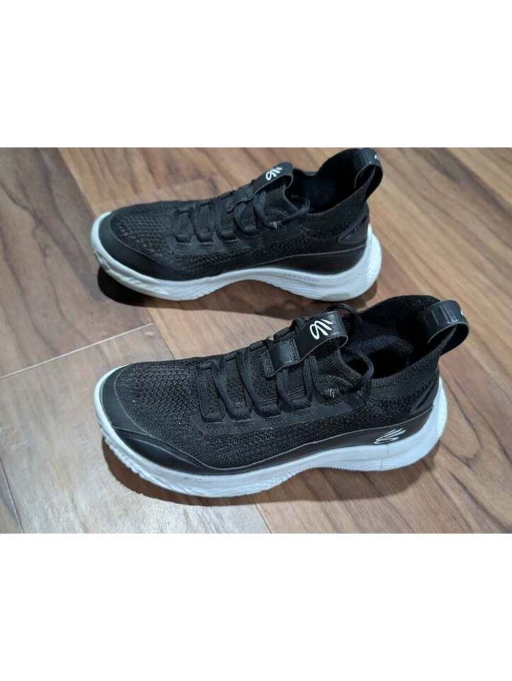 Under Armour Curry Boys Basketball Shoes Size 6Y black white